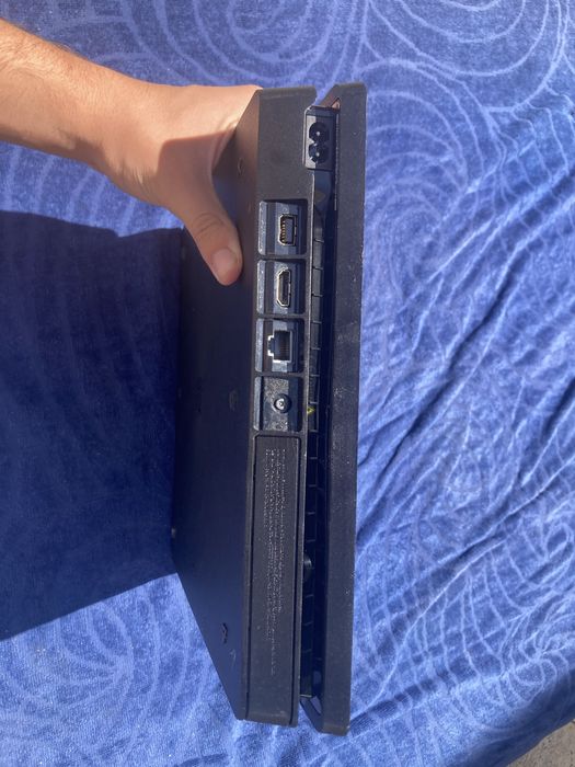 Playstation 4 slim
