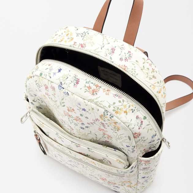 Mochila branca floral