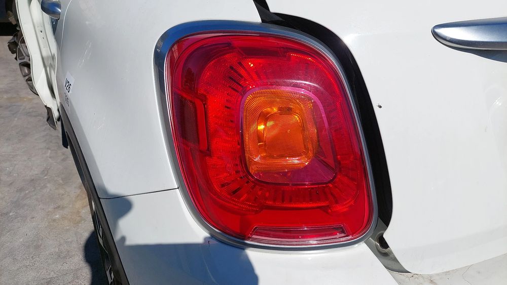 Farolim esquerdo FIAT 500X (334_)