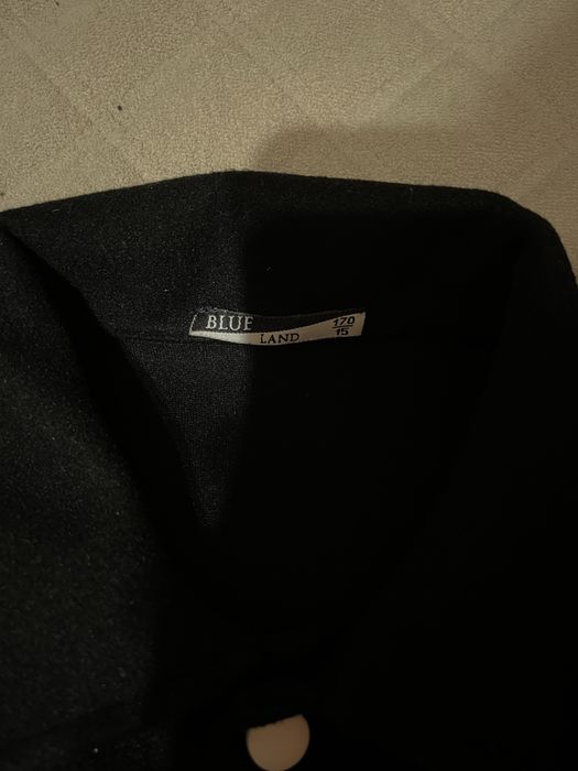 Жіночий чорний бомбер на кнопках