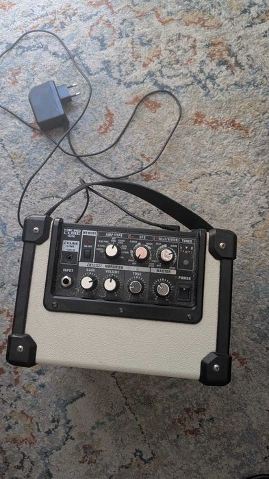 Roland Micro Cube GX amplificador guitarra