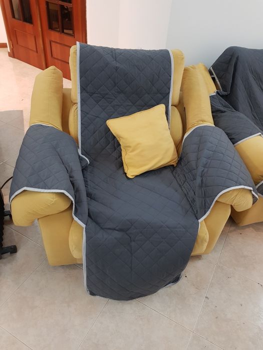 Conjunto de sofá mais 2 poltronas
