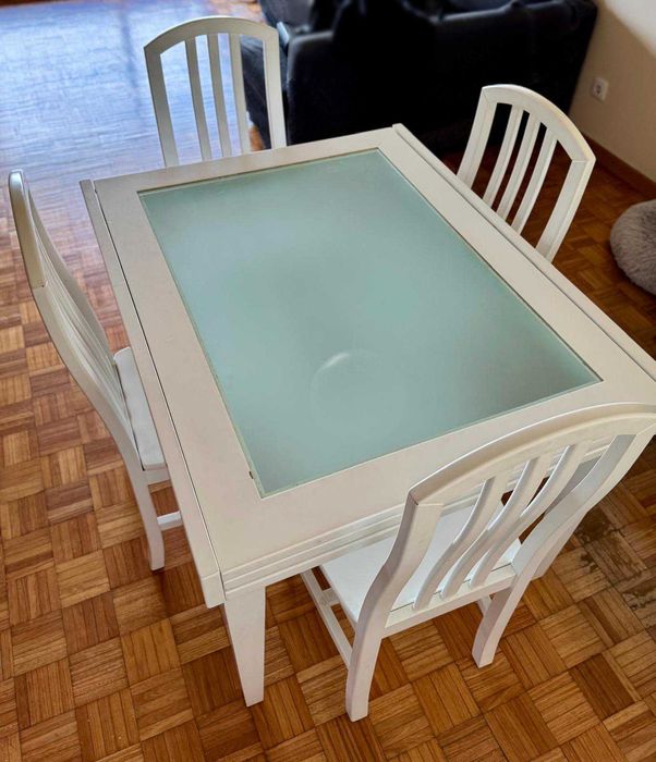 Extendable Table + 4 Chairs64551266236675121