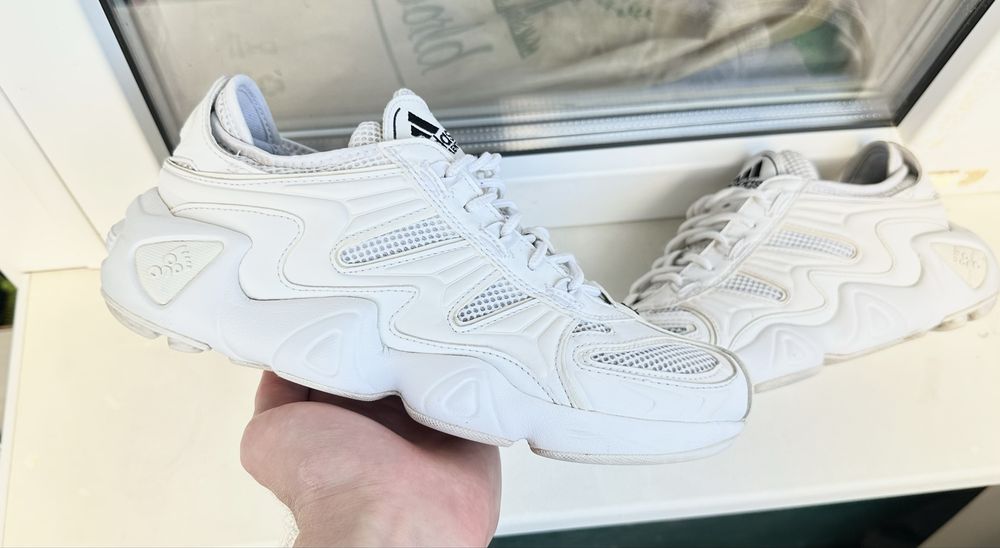 Оригінальні кросівки  Adidas Equipment FYW-S 97 адідас 41-41,5 розмір 26,5 см
