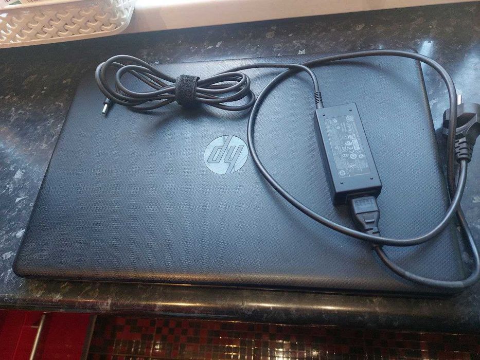 Ноутбук 17.3" HP 17-by 0173ur Core i3 7020U DDR4 4ГБ SSD 256Gb HDD 500