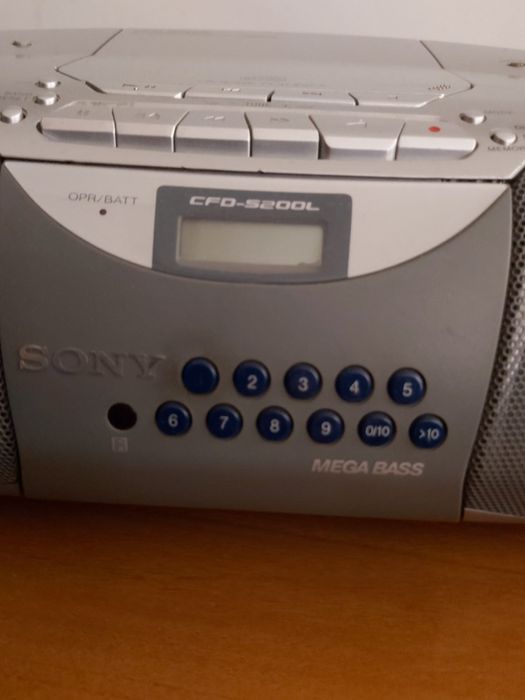 25€ - Rádio gravador Sony
