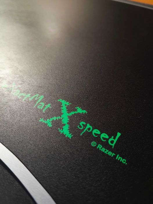 Ігровий килимок Razer eXactMat (з алюмінію)