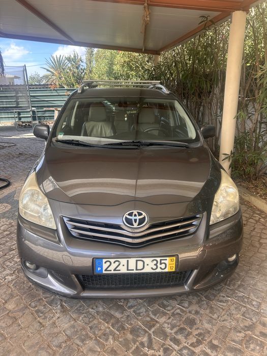 Toyota verso de 7 lugares foto 2