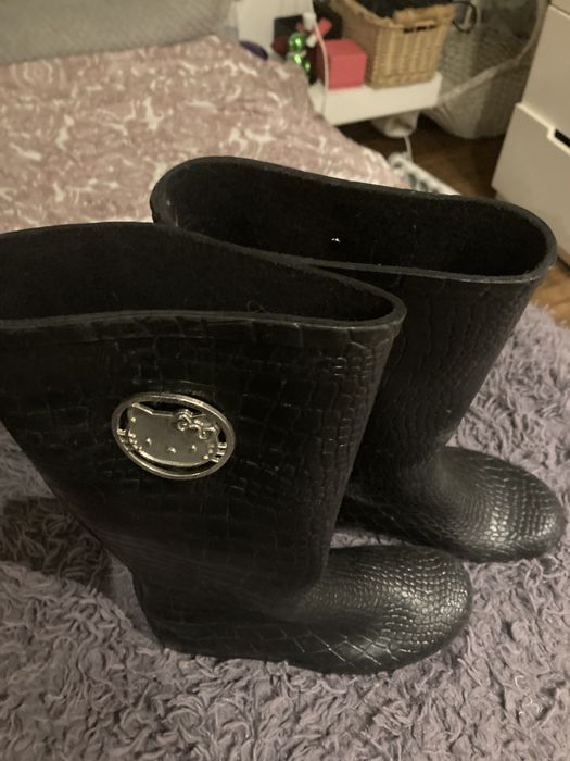 Galochas Pretas Hello Kitty