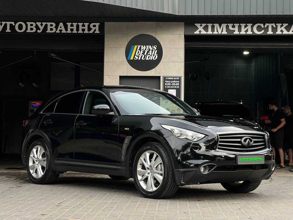 Infiniti QX70 2013