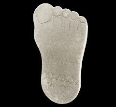 Stopy na ścieżkę do ogrodu