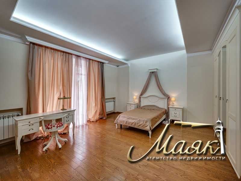 Безупречный дом на Великом Лугу.