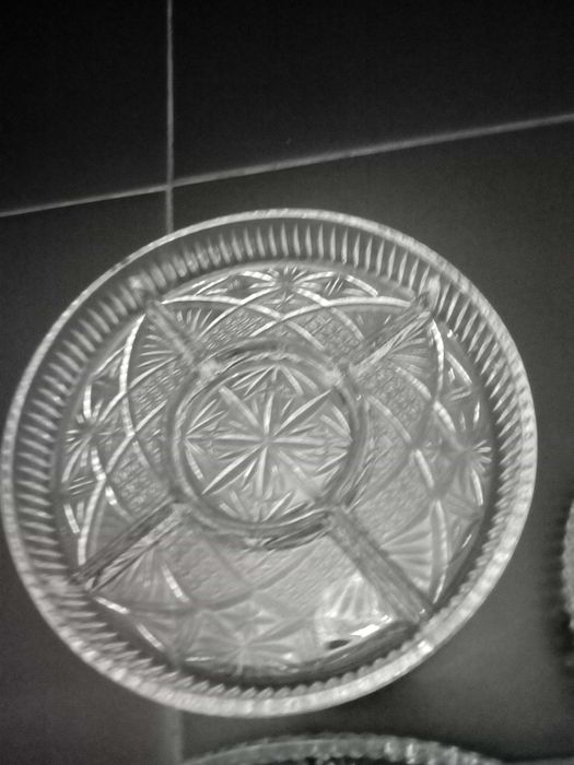 Pratos para aperitivos em vidro, com 3, 4 e 5 divisórias