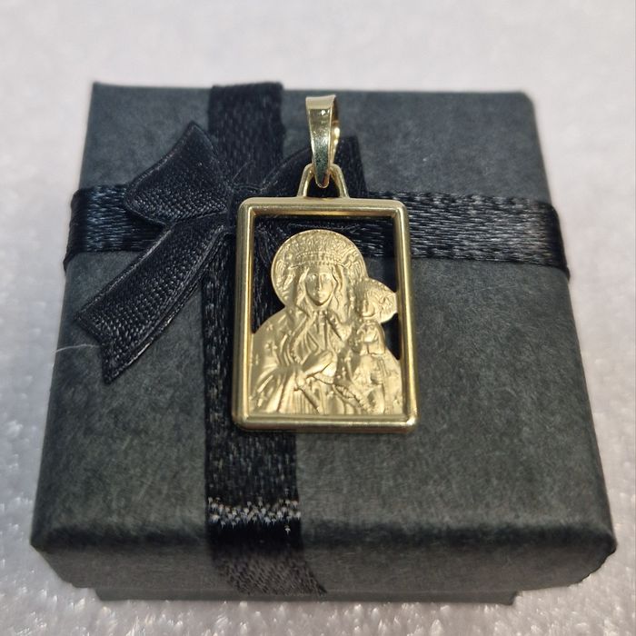 Zawieszka wisiorek Matka Boska złoto PR 585  2,8g