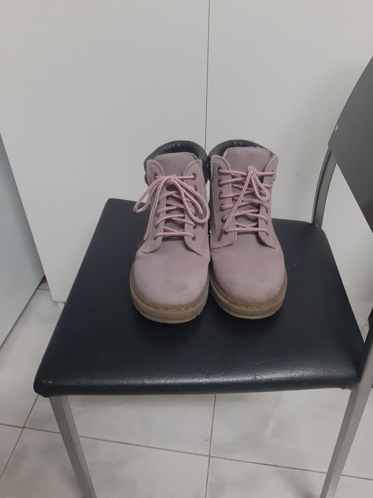 Vendo um par botas