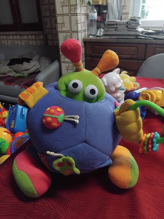 Lote de Brinquedos Bebé e mealheiro