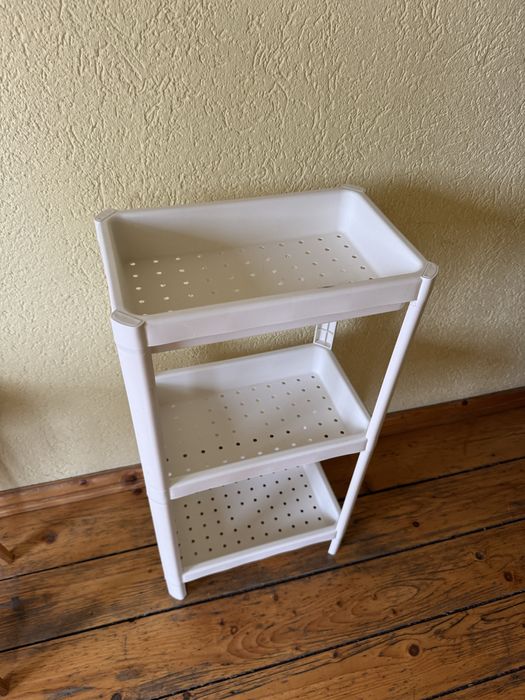 Biały reagł Vesken Ikea