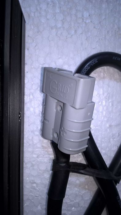 Зарядний пристрій 12в 20а    для літіевих ( LIFEPO-4) аккумуляторов .