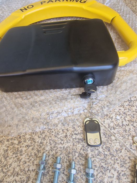 barreira de estacionamento automática com controlo remoto, modelo ZK-208A .