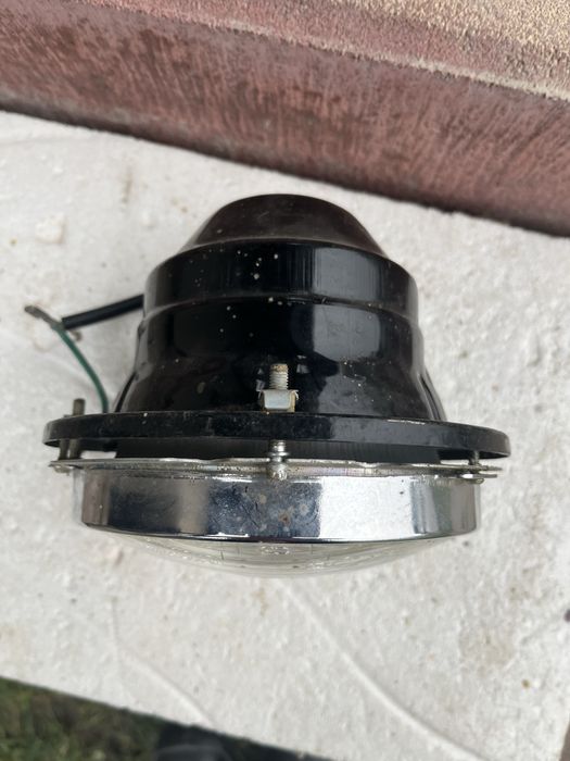 Продам фару передню ВАЗ 2103, 2106