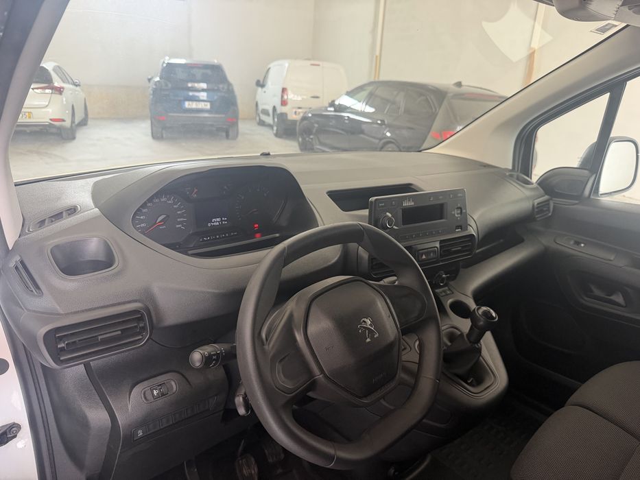 Peugeot Partner 1.5 HDI NACIONAL 2021/11 C/ Iva no Preço Só 74 Mil kms