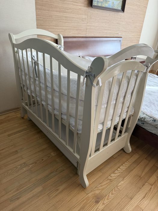 Приставне Ліжечко з маятниковим механізмом та шафою