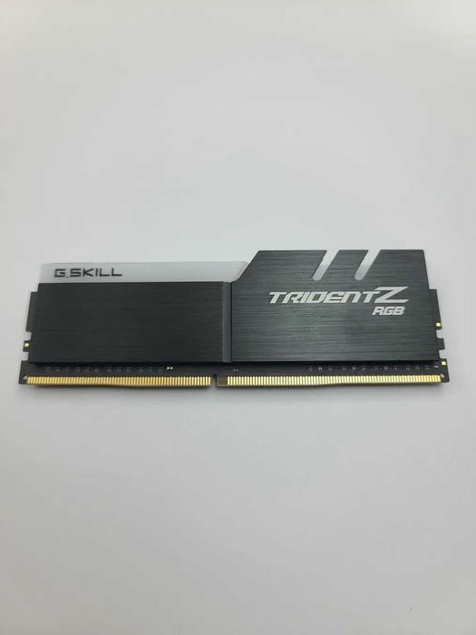 gskill trident z ddr4 - купити комплектуючі для ПК - Ціна на OLX.ua