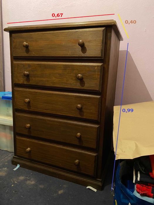 Cómoda em madeira
