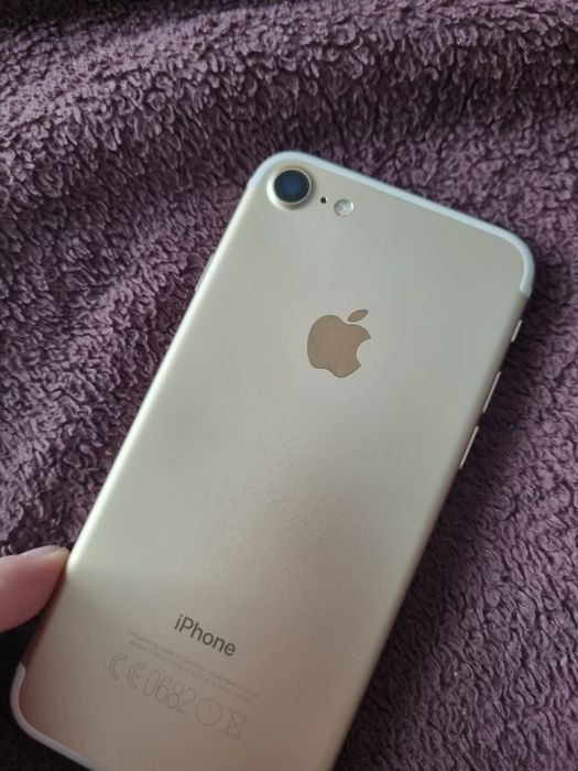 Продам Iphone 7 б/у