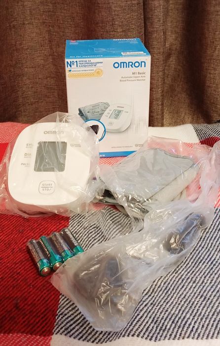 Тонометр автоматичний на плече. + Адаптер змінного струму .