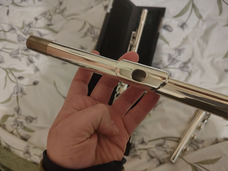 Продам флейту Michael