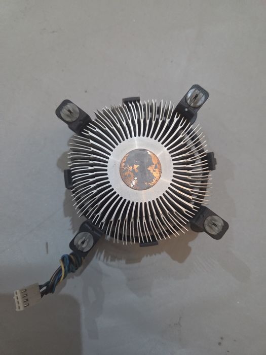 Sprzedam cooler intel (ze zdjecia)