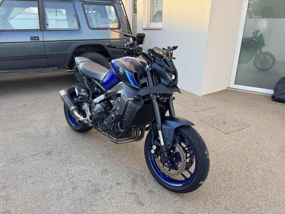Yamaha MT-09 2023 — Akrapovic + Extras