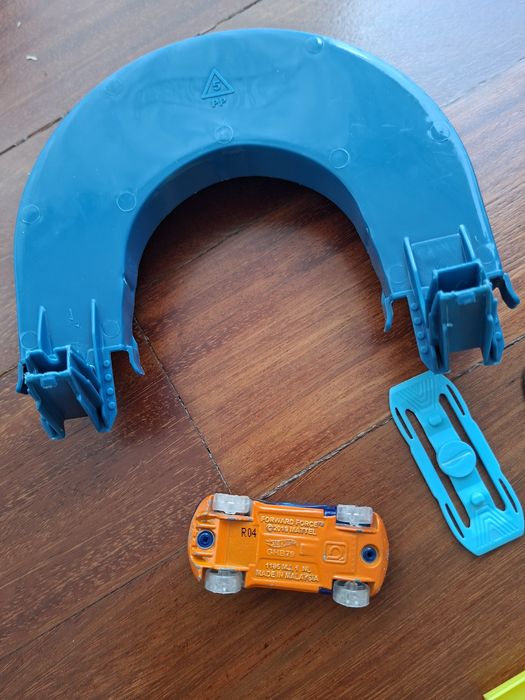 Hot Wheels Track Builder