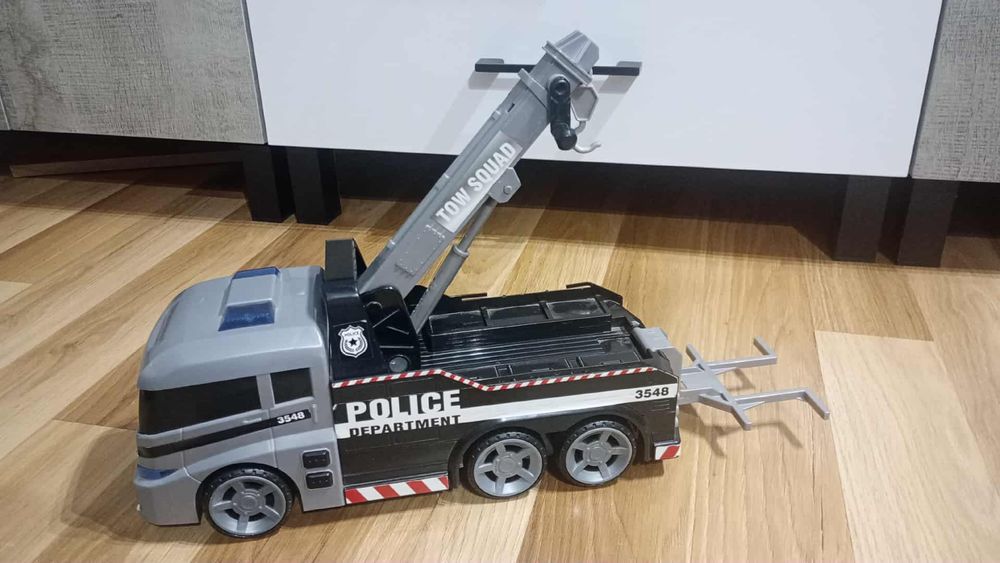 Policja holowniki jeep