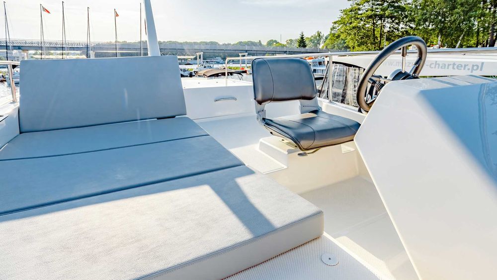 Suncamper 35 FLY czarter łodzi BEZ PATENTU, Mazury, Giżycko