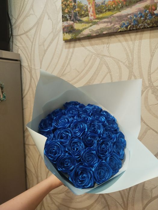 Букет роз из атласной ленты