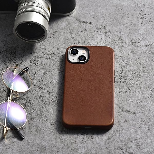iCarer Oil Wax Premium Leather Case skórzane etui iPhone 14 Plus magne
