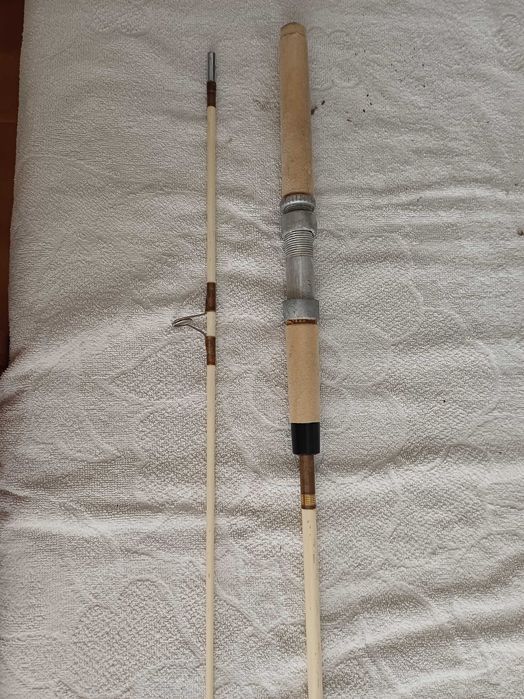 Cana de Pesca Vintage (Anos 70) em Fibra de Vidro Maciça - Clássica / Coleção