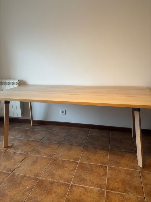 Mesa de madeira grande