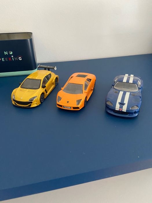 Carrinhos de coleção/ brincar