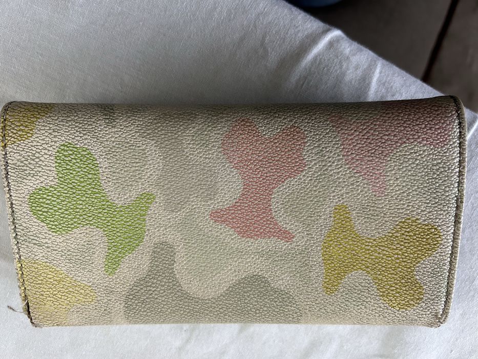 Carteira da marca Tous usada.