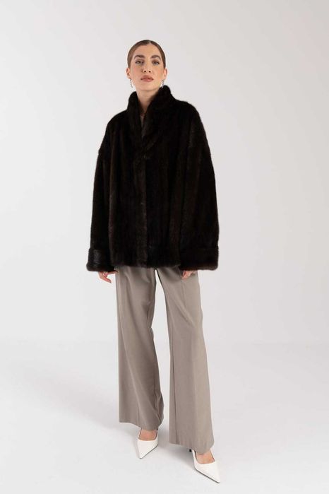Норковая Шуба Италия коричневого цвета с V-образным воротом