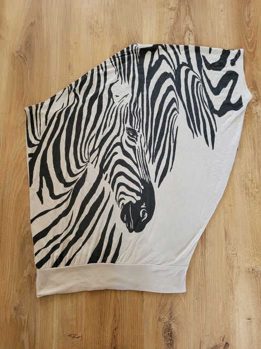 Bluzka damska S 36 Bershka beżowa dekolt ze skosa zebra beżowa
