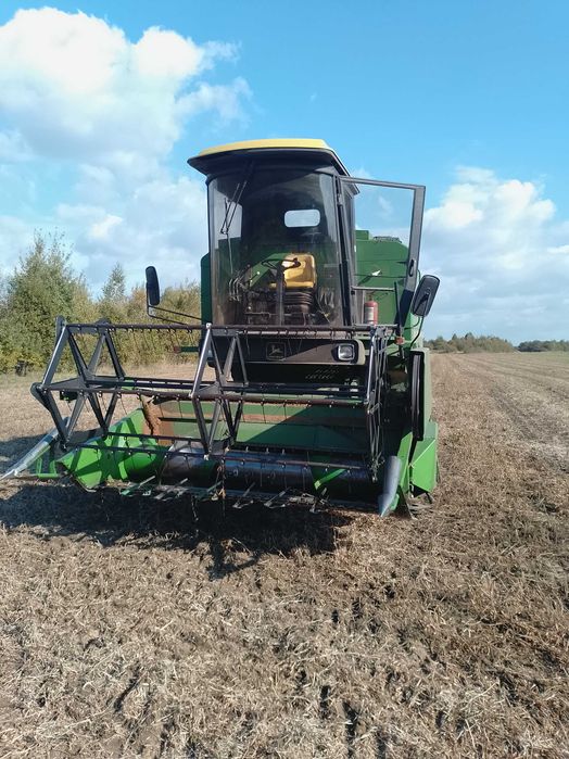 Комбайн Джон ДІР 1042