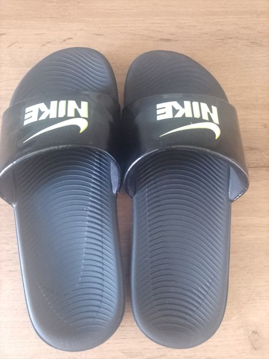 Продам оригінальні фірмові шльопанці Nike 37,5 розмір 23,5 см устілка