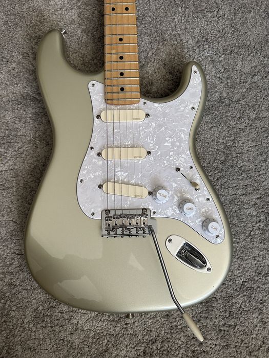 EMG DG20 | Loaded Pickguard Signature David Gilmour
