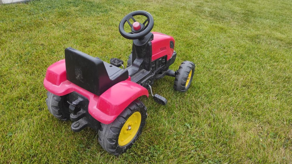Traktor ciągnik dziecięcy na pedały