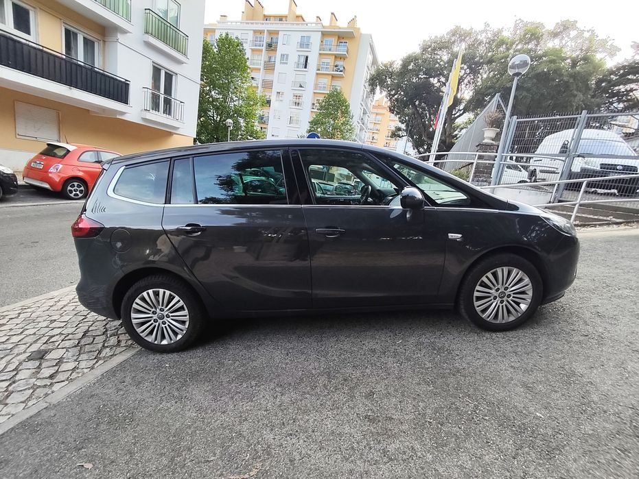 Opel Zafira Tourer 110k km ano 2015 Ótimo estado