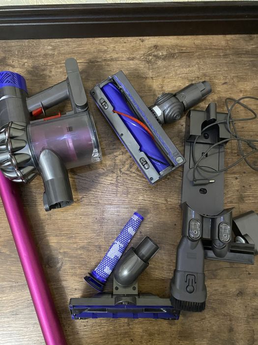 Пылесос аккумуляторный Dyson V6 Absolute